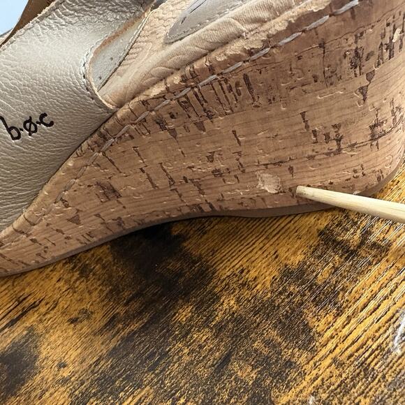 Born Wedge Sandal Womens Sz 9M Gold Pewter Leather Cork Rosette Boho Peasant - Picture 8 of 14